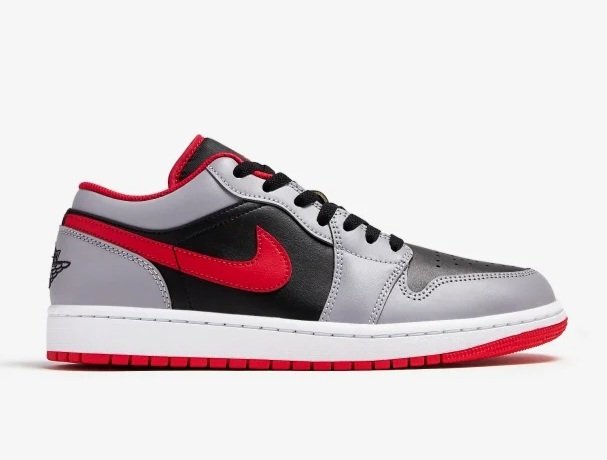 Air Jordan 1 Low ‘Cement Grey/Fire Red’ sneakers