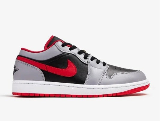 Air Jordan 1 Low ‘Cement Grey/Fire Red’ sneakers